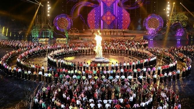 Lễ đón nhận Bằng của UNESCO ghi danh ‘Nghệ thuật Xòe Thái’ vào danh sách di sản văn hóa phi vật thể đại diện của nhân loại