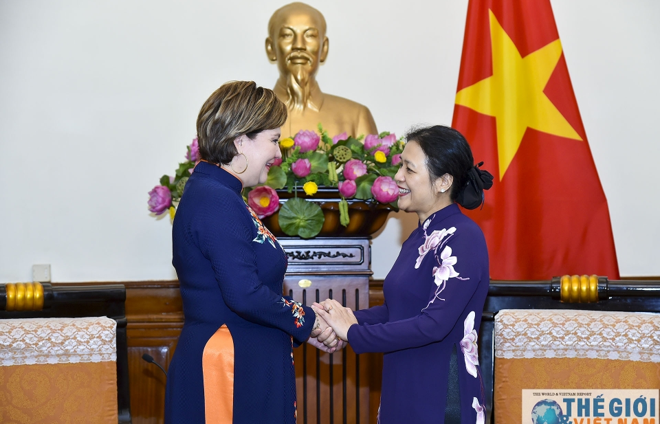 Thứ trưởng Nguyễn Phương Nga tiếp Đại biện Colombia chào từ biệt