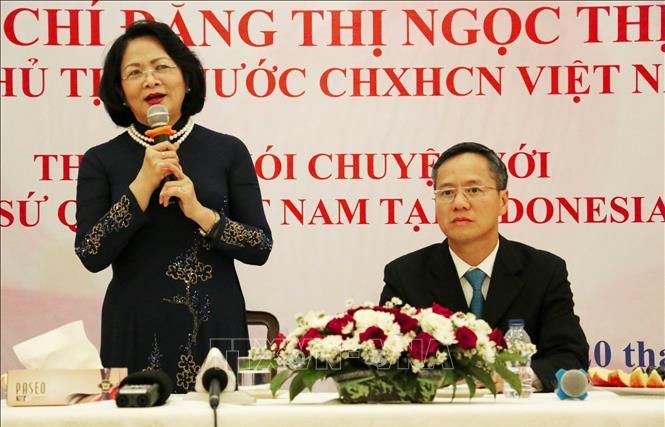 Phó Chủ tịch nước Đặng Thị Ngọc Thịnh thăm Đại sứ quán Việt Nam tại Indonesia