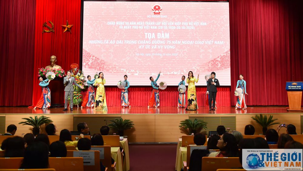 Toàn cảnh Lễ kỷ niệm 90 năm ngày Phụ nữ Việt Nam của Bộ Ngoại giao