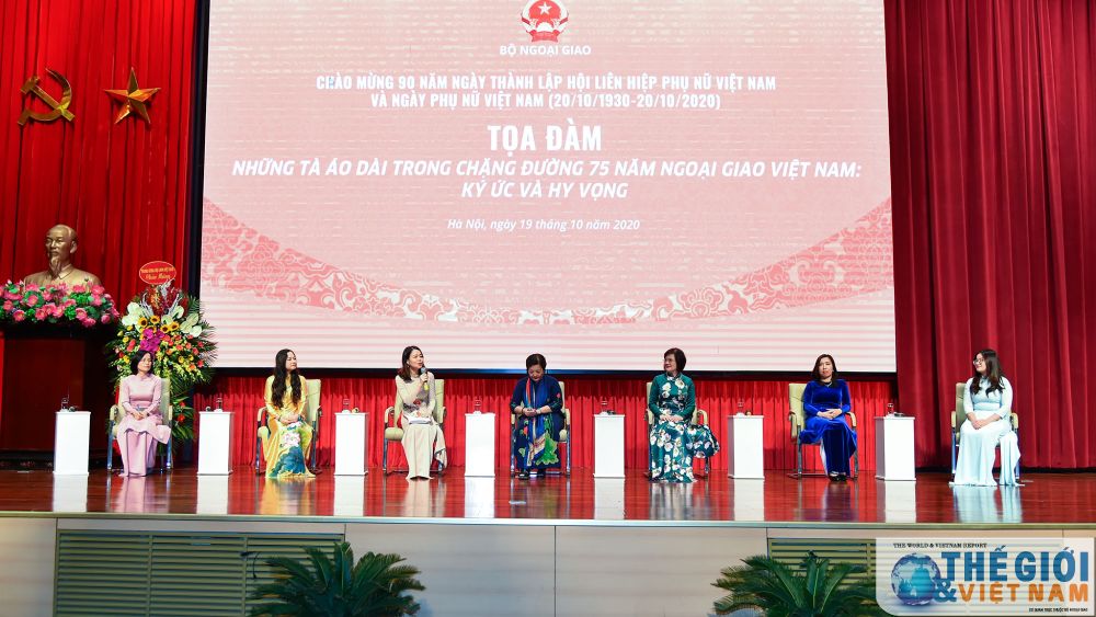 Toàn cảnh Lễ kỷ niệm 90 năm ngày Phụ nữ Việt Nam của Bộ Ngoại giao