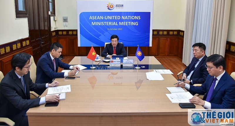 Tối ngày 21/10, Phó Thủ tướng, Bộ trưởng Phạm Bình Minh đã chủ trì Hội nghị Bộ trưởng Ngoại giao ASEAN - Liên hợp quốc. (Ảnh: Tuấn Anh) Tin tức ASEAN sáng 22/10: Indonesia vẫn chật vật vì Covid-19, ASEAN khẳng định lập trường về Biển Đông với Liên hợp quốc