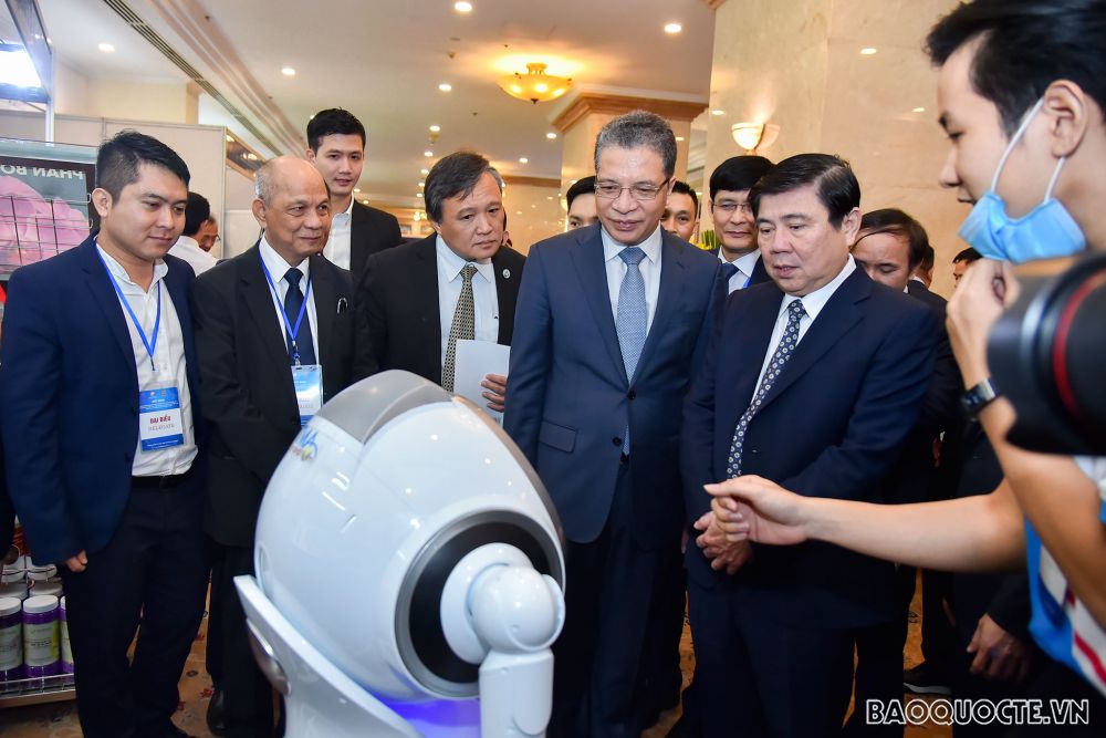 Kiều bào nêu giải pháp khắc phục tác động của đại dịch Covid 19 để phát triển kinh tế đất nước kieu bao neu giai phap khac phuc tac dong cua dai dich covid 19 de phat trien kinh te dat nuoc