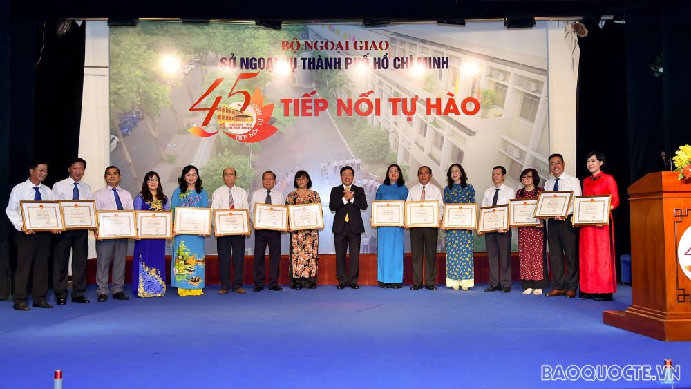 Phó Thủ tướng Phạm Bình Minh dự lễ kỷ niệm 45 năm thành lập Sở Ngoại vụ TP Hồ Chí Minh