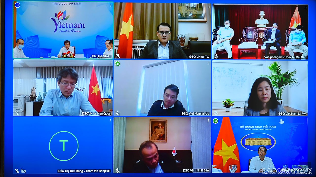 Ngày 6/10, Thứ trưởng Bộ Văn hóa Thể thao và Du lịch- Đoàn Văn Việt và Thứ trưởng Ngoại giao Tô Anh Dũng đồng chủ trì Hội nghị trực tuyến với các cơ quan đại diện ngoại giao Việt Nam tại nước ngoài về việc ‘Mở cửa lại du lịch quốc tế’. (Ảnh: Tuấn Anh)
