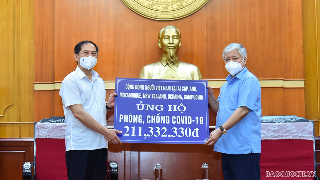 Cộng đồng người Việt Nam ở nước ngoài tiếp tục ủng hộ hơn 3 tỷ đồng cho Quỹ vaccine Covid-19 Cộng đồng người Việt Nam ở nước ngoài tiếp tục ủng hộ hơn 3 tỷ đồng cho Quỹ vaccine Covid-19