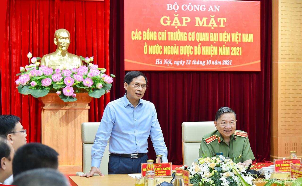 Bộ Công an và Bộ Ngoại giao phối hợp trong công tác đối ngoại của đất nước
