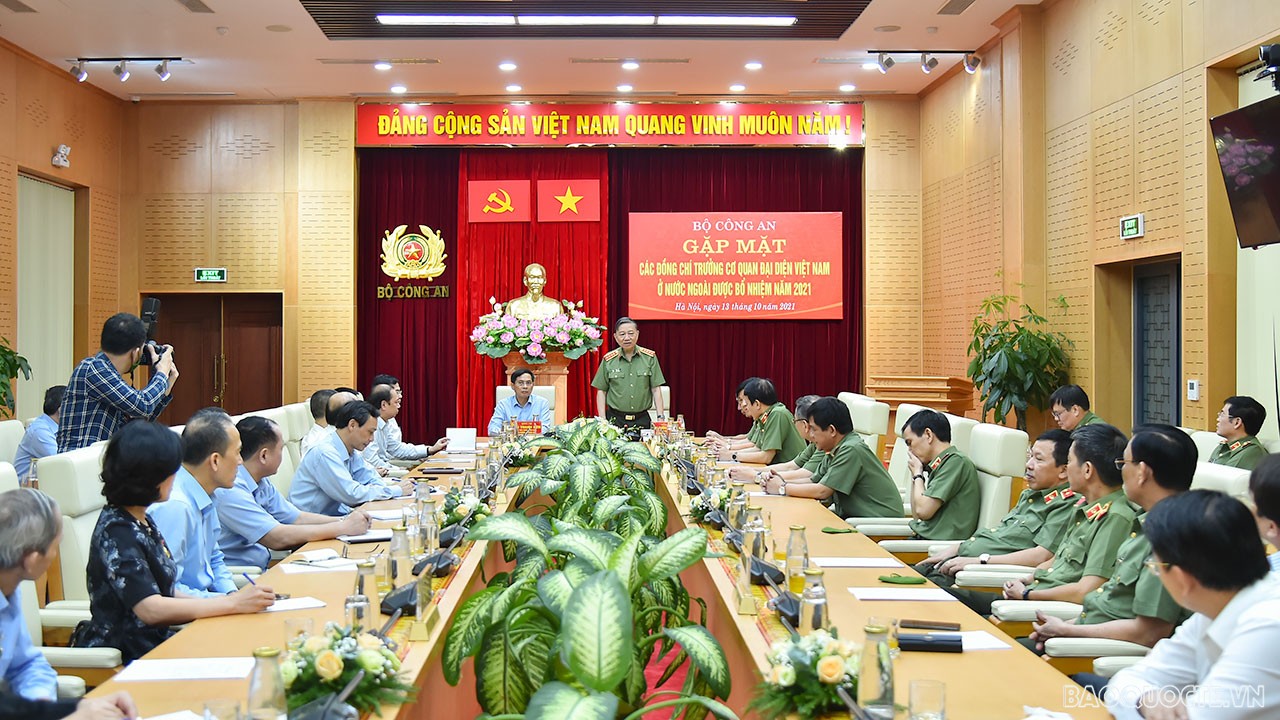 Bộ Công an và Bộ Ngoại giao phối hợp trong công tác đối ngoại của đất nước