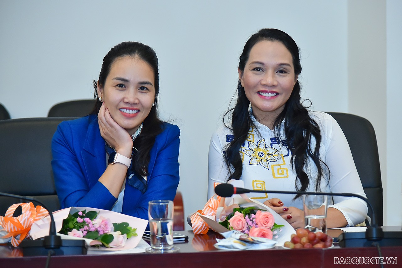 Toàn cảnh Lễ kỷ niệm Ngày Phụ nữ Việt Nam 20/10 của Bộ Ngoại giao qua ảnh Toàn cảnh Lễ kỷ niệm Ngày Phụ nữ Việt Nam 20/10 của Bộ Ngoại giao qua ảnh