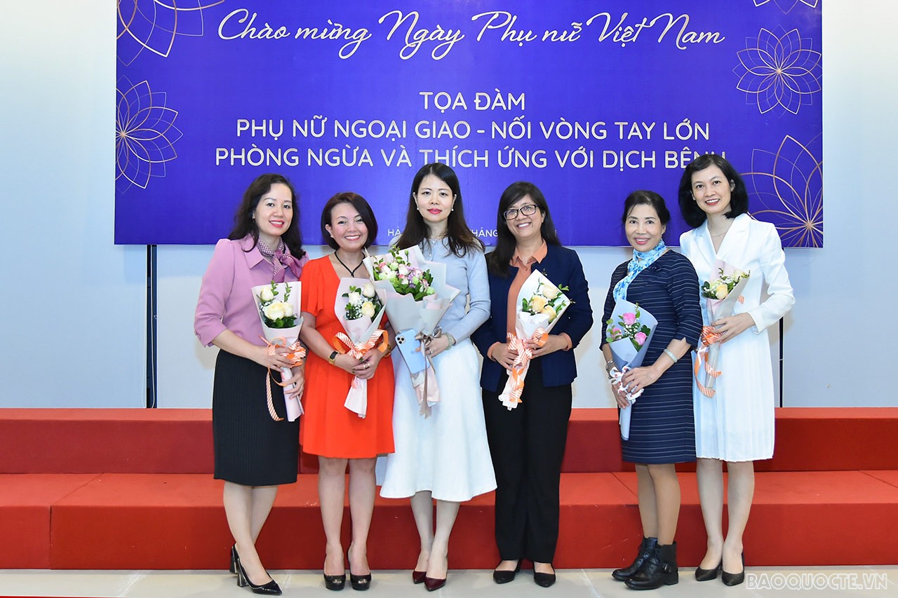 Toàn cảnh Lễ kỷ niệm Ngày Phụ nữ Việt Nam 20/10 của Bộ Ngoại giao qua ảnh Toàn cảnh Lễ kỷ niệm Ngày Phụ nữ Việt Nam 20/10 của Bộ Ngoại giao qua ảnh