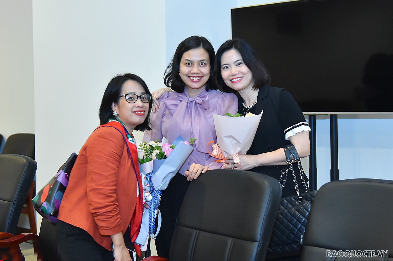 Toàn cảnh Lễ kỷ niệm Ngày Phụ nữ Việt Nam 20/10 của Bộ Ngoại giao qua ảnh Toàn cảnh Lễ kỷ niệm Ngày Phụ nữ Việt Nam 20/10 của Bộ Ngoại giao qua ảnh