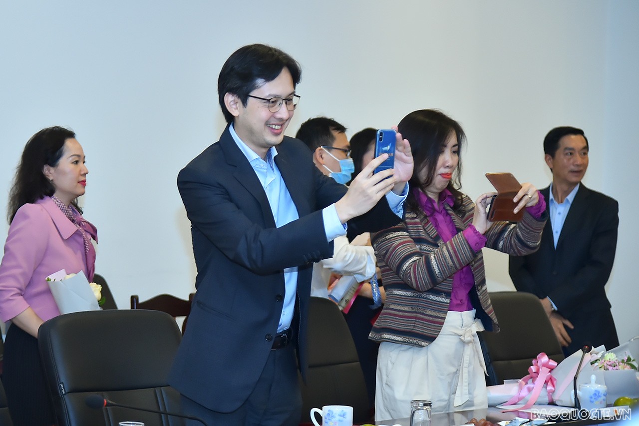 Toàn cảnh Lễ kỷ niệm Ngày Phụ nữ Việt Nam 20/10 của Bộ Ngoại giao qua ảnh Toàn cảnh Lễ kỷ niệm Ngày Phụ nữ Việt Nam 20/10 của Bộ Ngoại giao qua ảnh