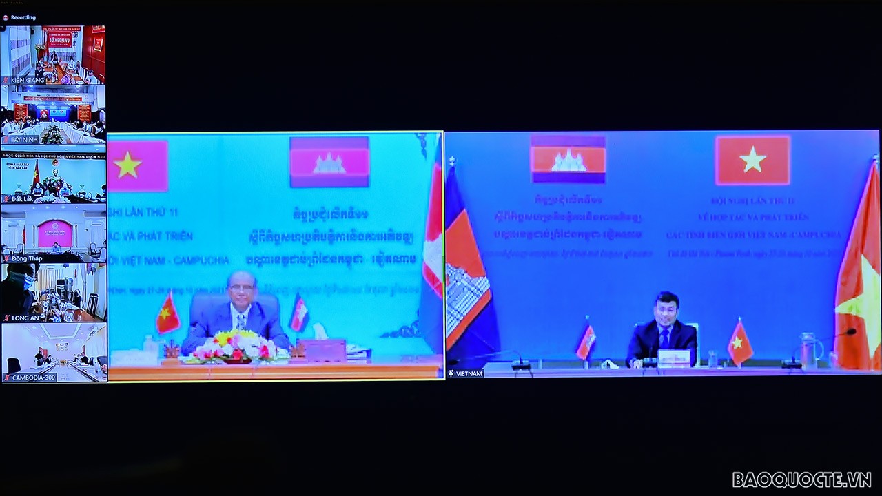 Sáng ngày 27/10, tại Hà Nội, Thứ trưởng Ngoại giao Việt Nam Nguyễn Minh Vũ đã cùng Ngài Nghy Chanphol, Quốc Vụ khanh Bộ Nội vụ Vương quốc Campuchia đồng chủ trì cuộc họp SOM chuẩn bị cho phiên họp toàn thể Hội nghị hợp tác và phát triển các tỉnh biên giới