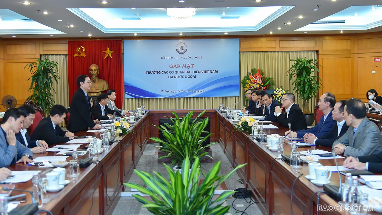 Đoàn Trưởng cơ quan đại diện Việt Nam ở nước ngoài nhiệm kỳ 2021-2024 làm việc tại Bộ Khoa học và Công nghệ Đoàn Trưởng cơ quan đại diện Việt Nam ở nước ngoài nhiệm kỳ 2021-2024 làm việc tại Bộ Khoa học và Công nghệ