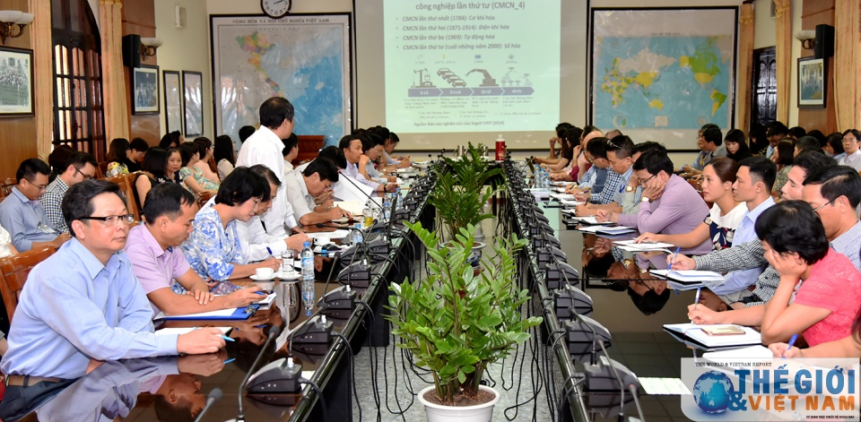 Nói chuyện chuyên đề về “Cách mạng công nghiệp lần thứ tư”