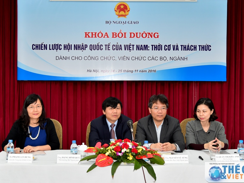 Khai giảng khóa bồi dưỡng kiến thức cho cán bộ làm công tác hội nhập quốc tế