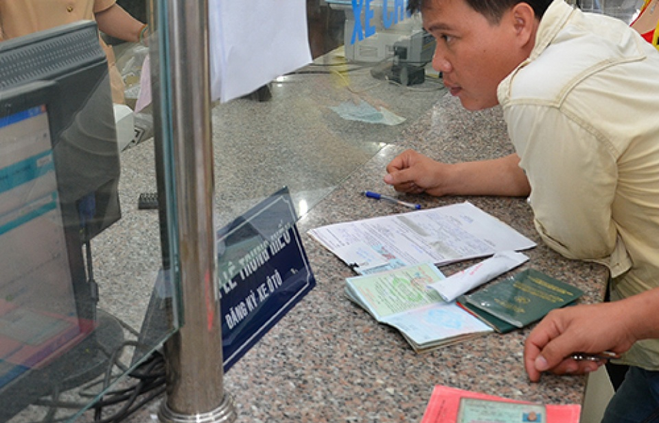 Bãi bỏ hình thức quản lý dân cư bằng “Sổ hộ khẩu”