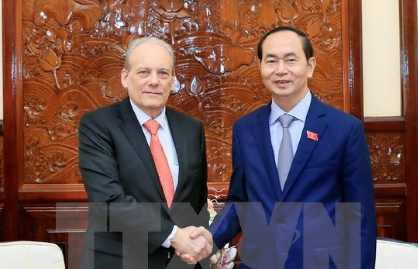 Chủ tịch nước tiếp Đại sứ Uruguay chào kết thúc nhiệm kỳ công tác