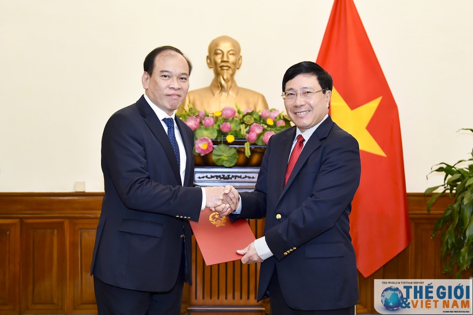 bo ngoai giao trao quyet dinh bo nhiem cuc truong cuc lanh su