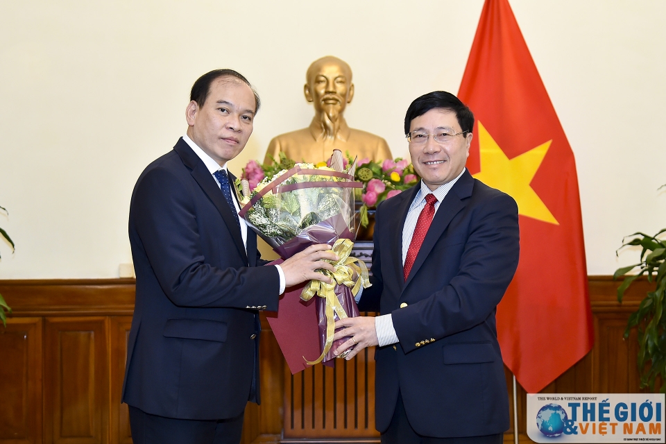 bo ngoai giao trao quyet dinh bo nhiem cuc truong cuc lanh su