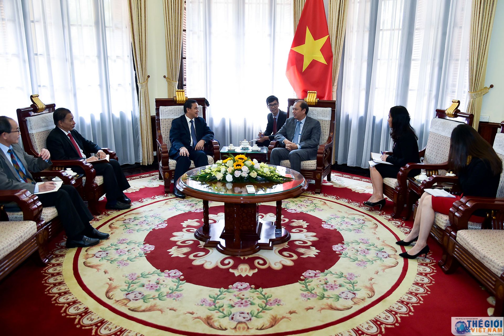 Thứ trưởng Ngoại giao Nguyễn Quốc Dũng tiếp Đại sứ Lào chào xã giao thu truong ngoai giao nguyen quoc dung tiep dai su lao sengphet houngboungnuang chao xa giao