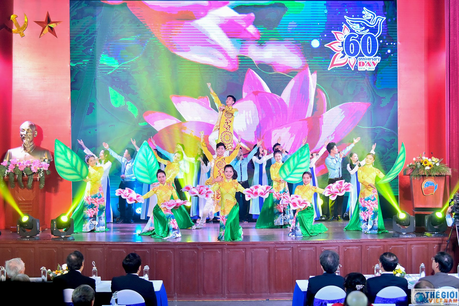 toan canh hoc vien ngoai giao ky nie m 60 nam tha nh la p qua anh