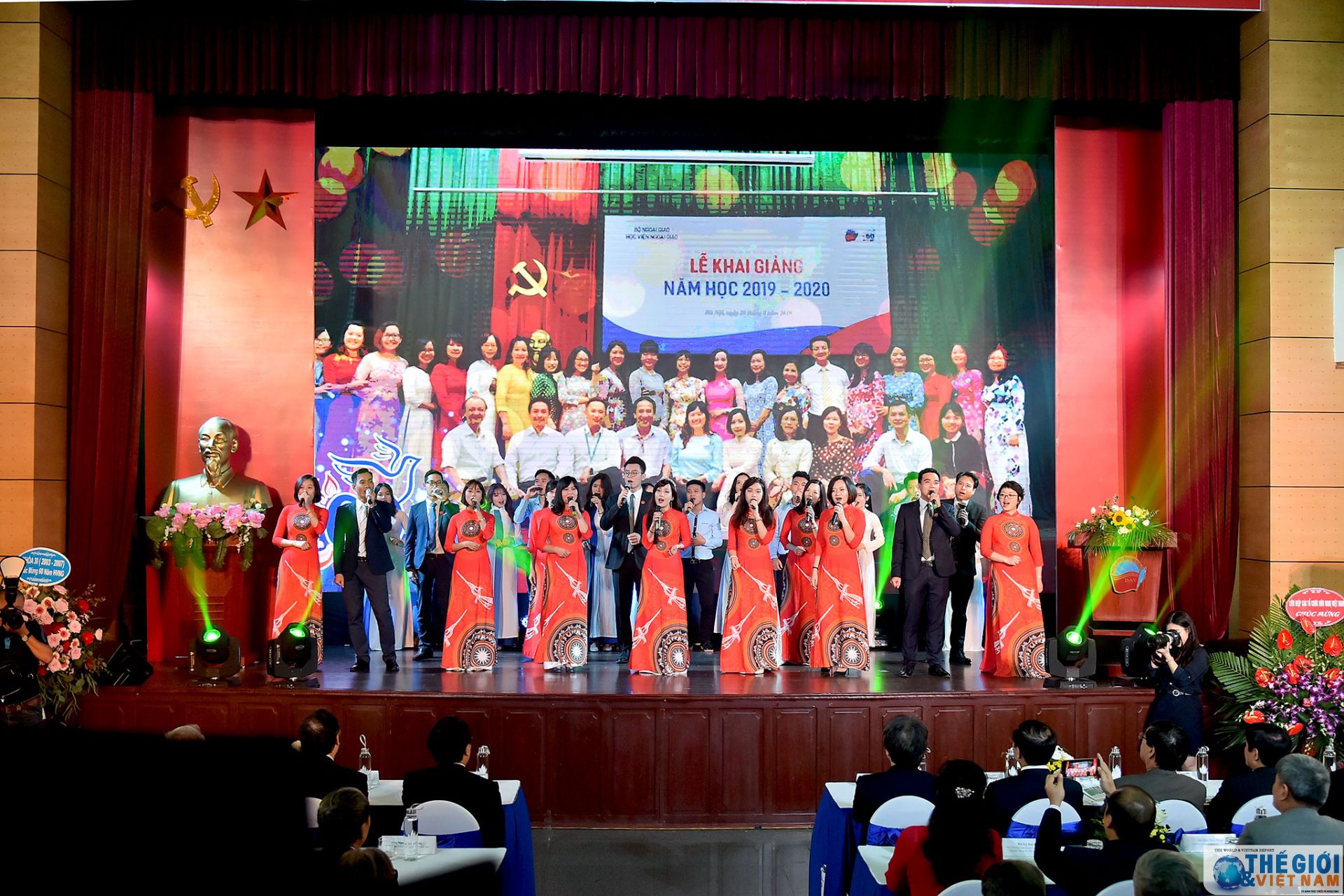 toan canh hoc vien ngoai giao ky nie m 60 nam tha nh la p qua anh