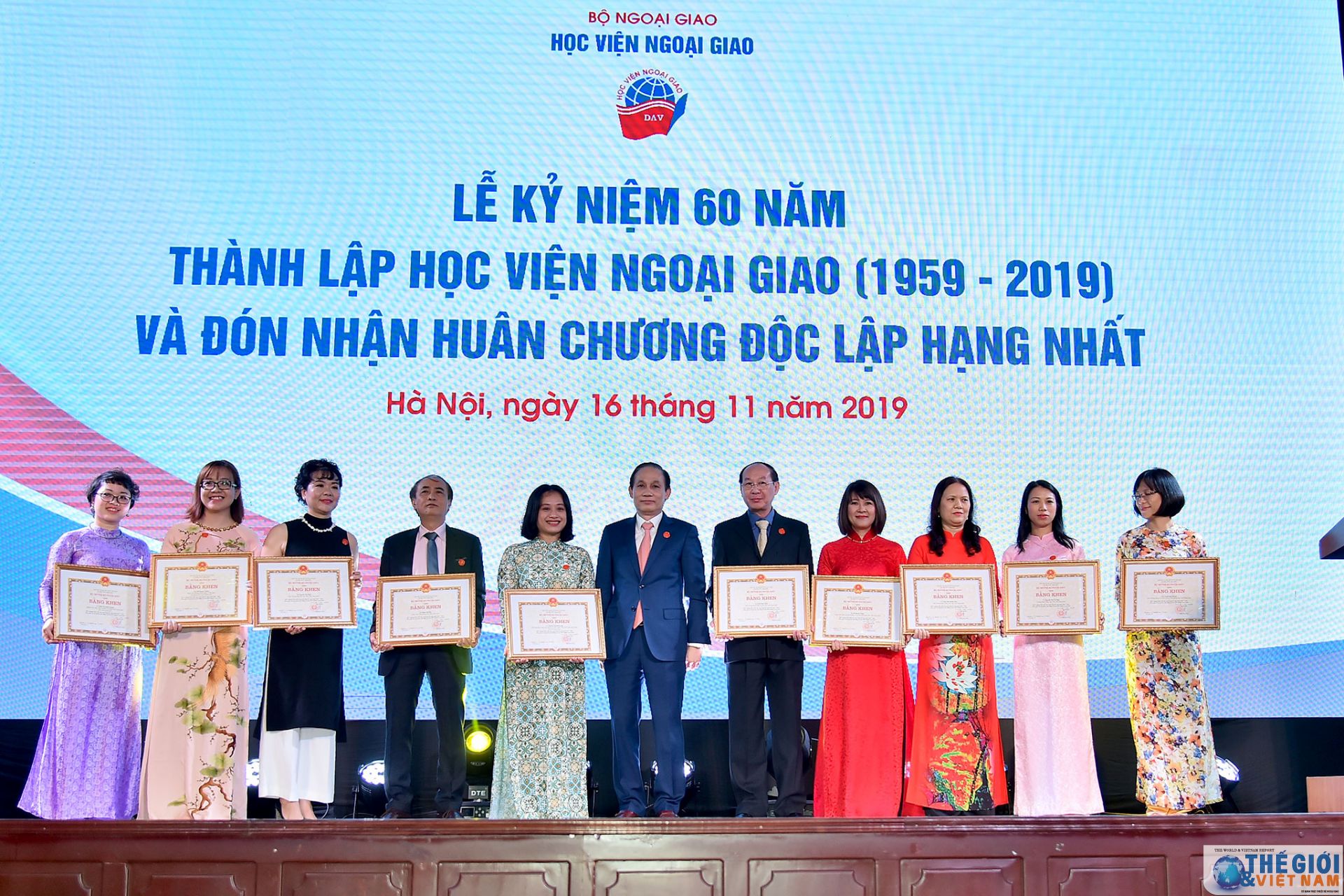 toan canh hoc vien ngoai giao ky nie m 60 nam tha nh la p qua anh