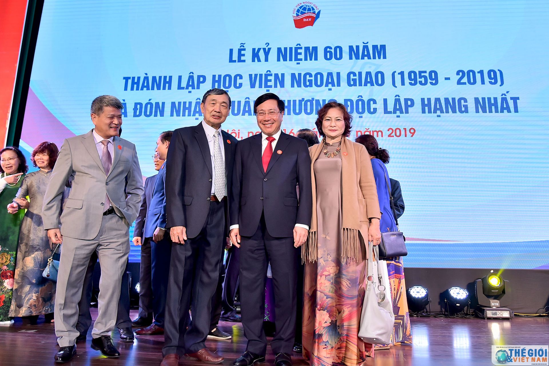 toan canh hoc vien ngoai giao ky nie m 60 nam tha nh la p qua anh