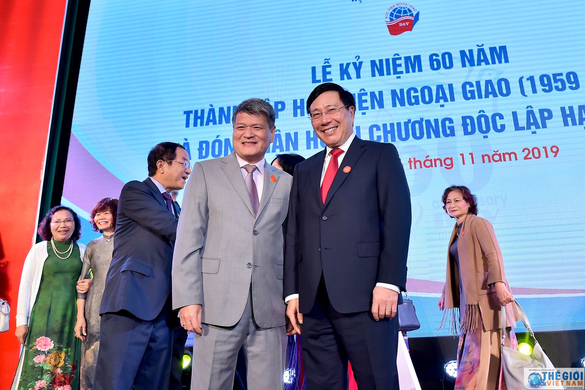 toan canh hoc vien ngoai giao ky nie m 60 nam tha nh la p qua anh