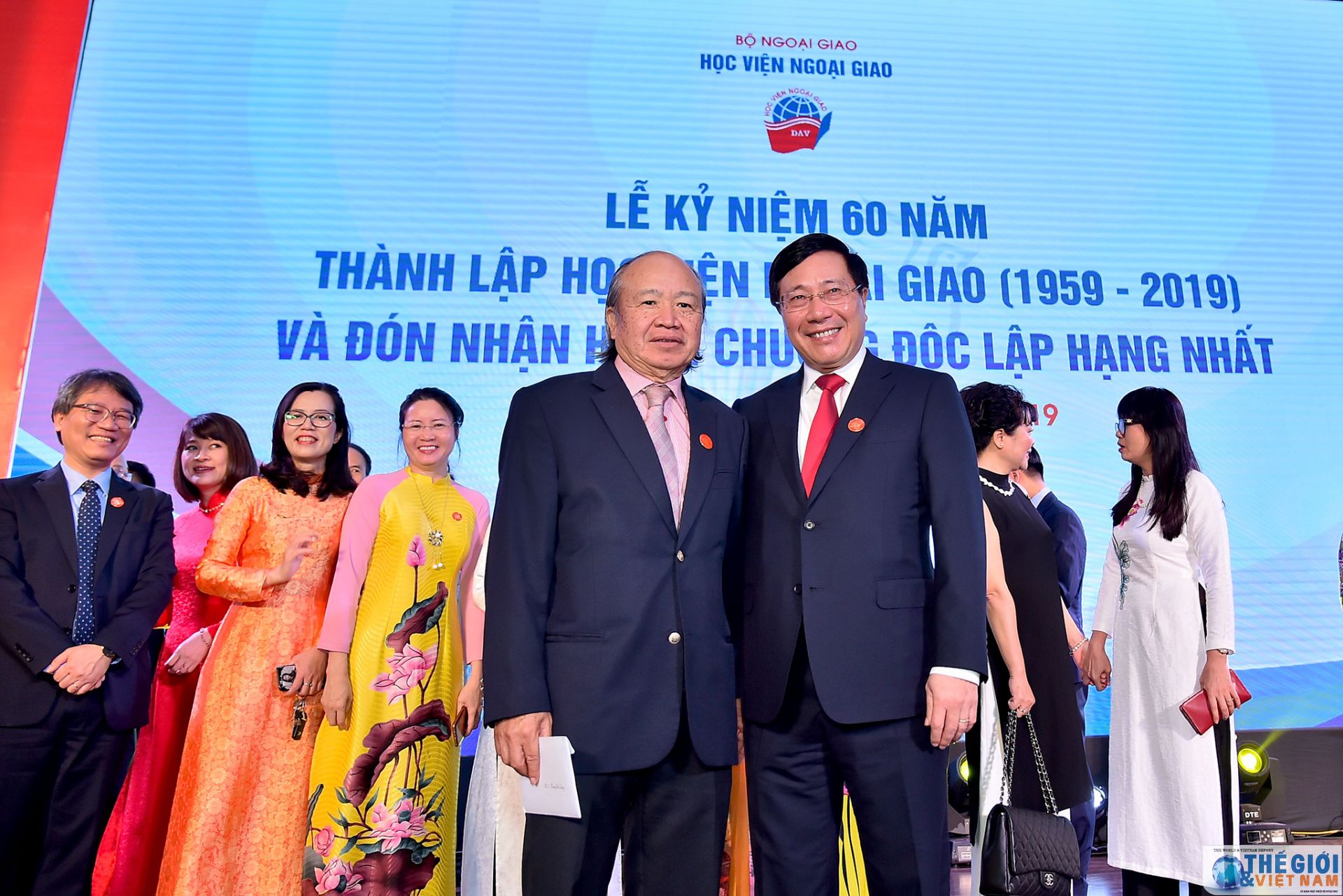 toan canh hoc vien ngoai giao ky nie m 60 nam tha nh la p qua anh