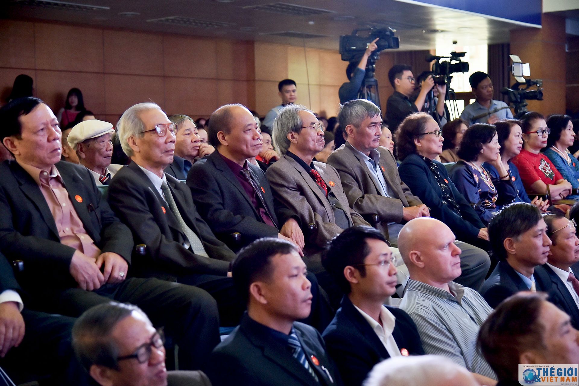 toan canh hoc vien ngoai giao ky nie m 60 nam tha nh la p qua anh