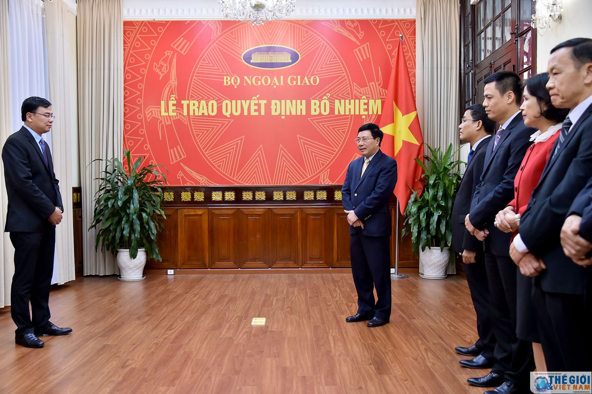 bo ngoai giao trao quyet dinh bo nhiem tro ly bo truong cho ong pham quang hieu