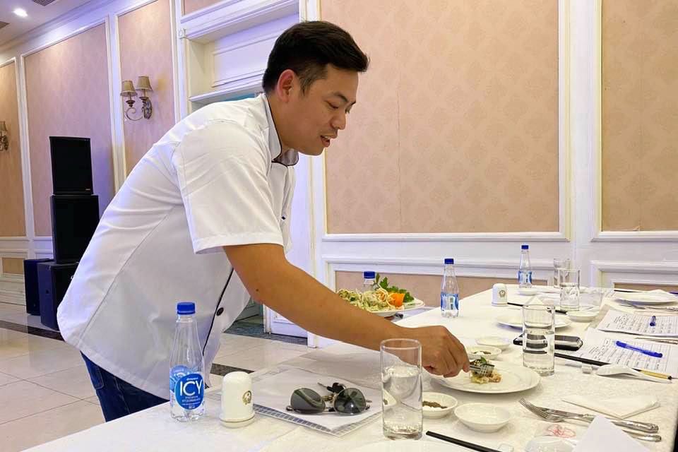 Kiểm tra sát hạch lớp bồi dưỡng nghiệp vụ nấu ăn chiêu đãi và lễ tân đối ngoại Kiểm tra sát hạch lớp bồi dưỡng nghiệp vụ nấu ăn chiêu đãi và lễ tân đối ngoại