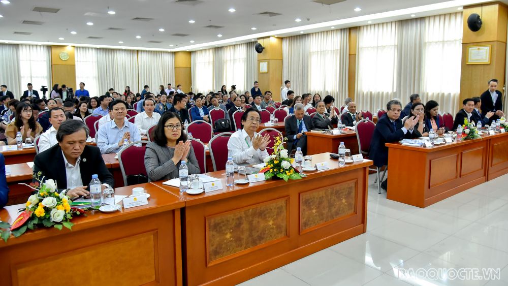 Chỉ thị 45: Ủy ban người Việt lắng nghe ý kiến đóng góp của kiều bào