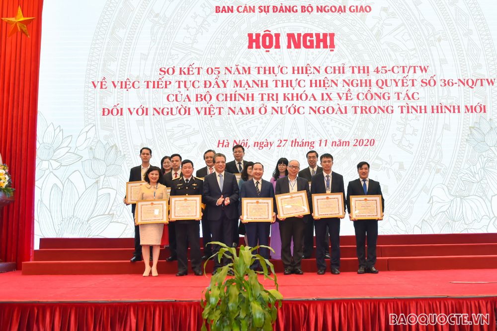 Kiều bào đóng góp ý kiến sau 5 năm thực hiện Chỉ thị 45 về công tác người Việt ở nước ngoài Kiều bào đóng góp ý kiến sau 5 năm thực hiện Chỉ thị 45 về công tác người Việt ở nước ngoài