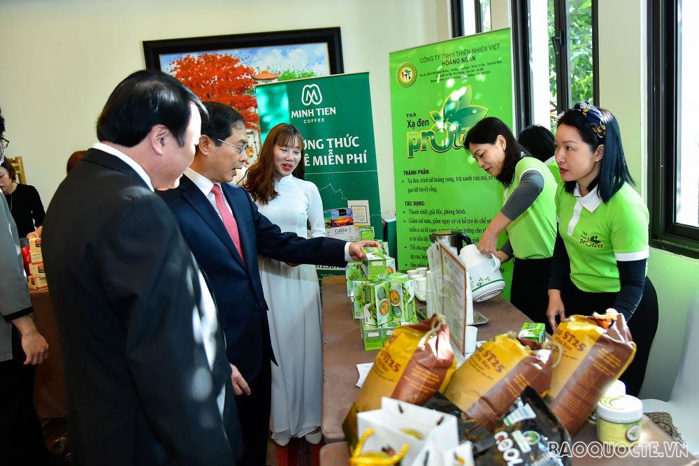 Tìm hướng khai thông thị trường thực phẩm Halal toàn cầu tiềm năng Tìm hướng khai thông thị trường thực phẩm Halal toàn cầu tiềm năng