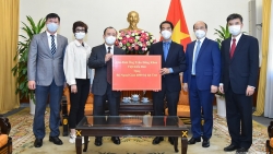 Bộ Ngoại giao tiếp nhận 6.000 bộ kit test xét nghiệm Covid-19