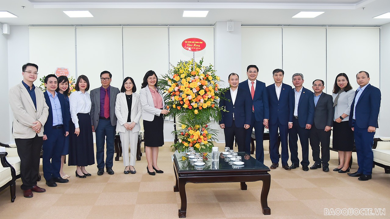 Lãnh đạo Ban Tuyên giáo Trung ương thăm và chúc mừng Học viện Ngoại giao nhân Ngày Nhà giáo Việt Nam