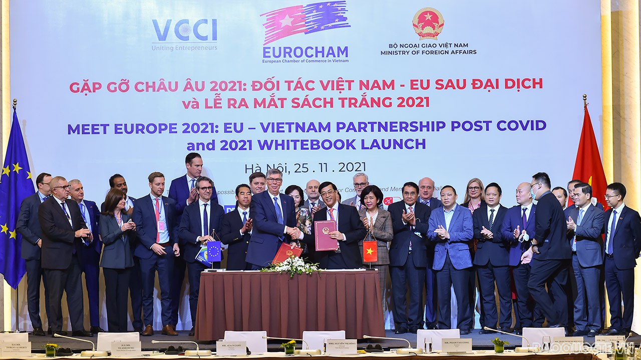 Khai mạc Hội nghị ‘Gặp gỡ Châu Âu 2021: Đối tác Việt Nam-EU hậu Covid-19 và công bố sách Trắng EuroCham 2021’ Gặp gỡ châu Âu 2021: Đối tác Việt Nam-EU hậu Covid-19