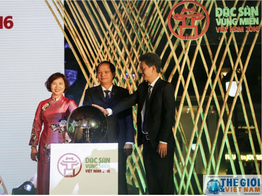 Khai mạc hội chợ đặc sản vùng miền Việt Nam 2016