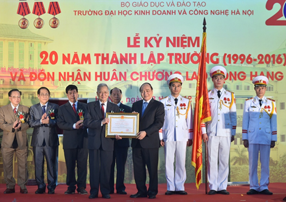 Thủ tướng đặt ra năm yêu cầu với Đại học Kinh doanh và Công nghệ Hà Nội thu tuong dat ra nam yeu cau voi dai hoc kinh doanh va cong nghe ha noi