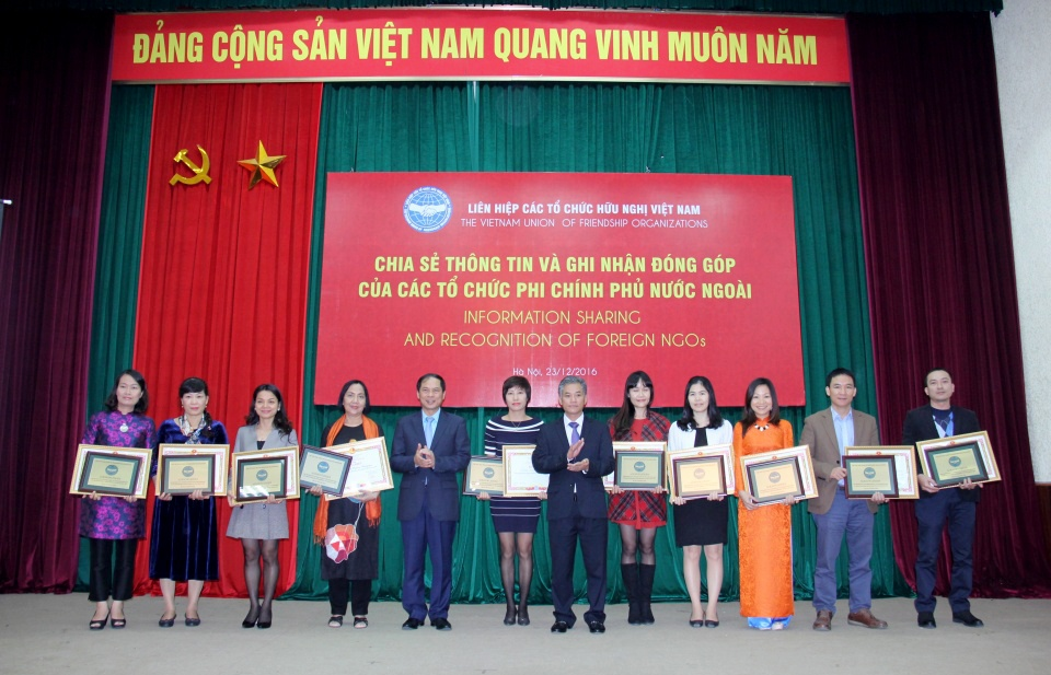 Vinh danh đóng góp của các tổ chức phi chính phủ nước ngoài