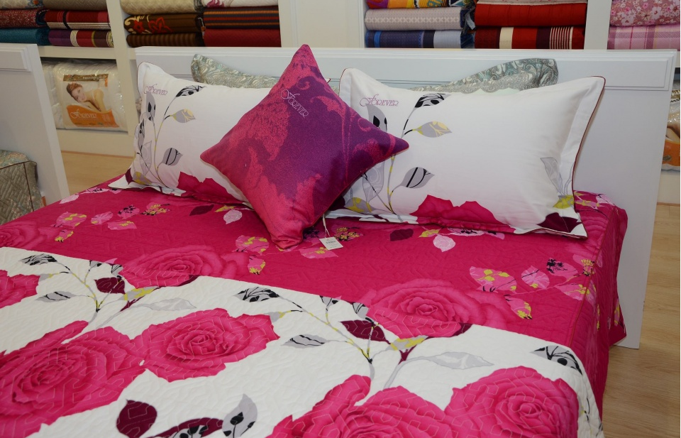 Hoàng Hải ra nhiều mẫu chăn ga đẹp dành cho Tết