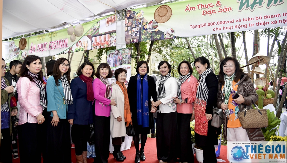 tung bung lien hoan am thuc quoc te lan thu vi