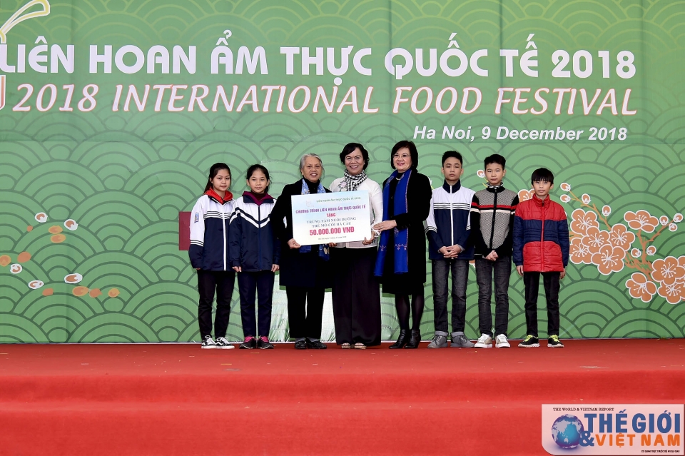 tung bung lien hoan am thuc quoc te lan thu vi