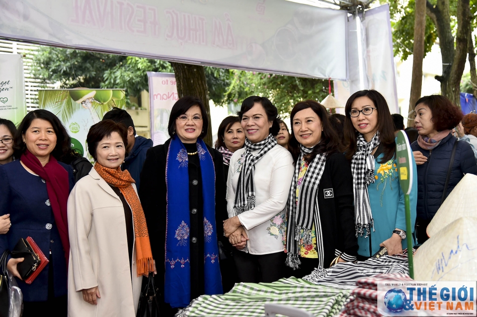 tung bung lien hoan am thuc quoc te lan thu vi