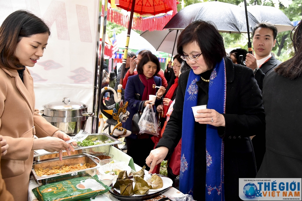 tung bung lien hoan am thuc quoc te lan thu vi