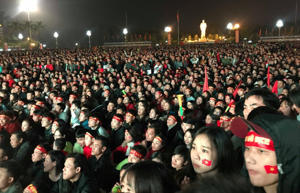 Cả nước "sôi sùng sục" cùng "chảo lửa" Mỹ Đình Chia sẻ