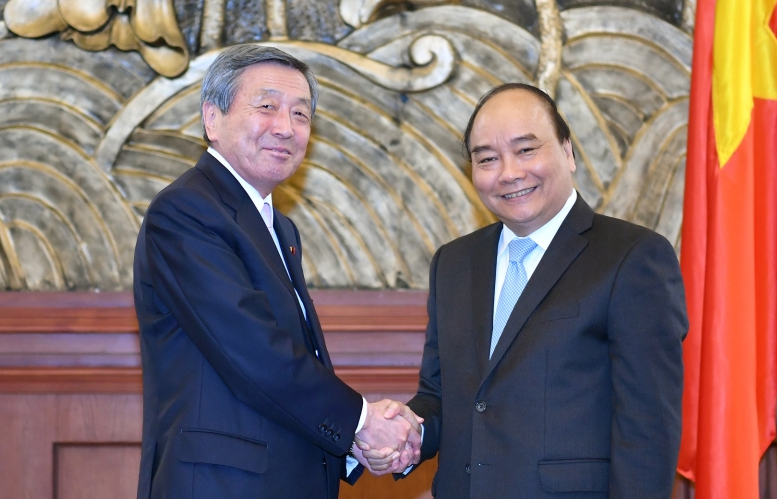 Thủ tướng tiếp Quyền Tổng Thư ký Đảng Dân chủ tự do Nhật Bản